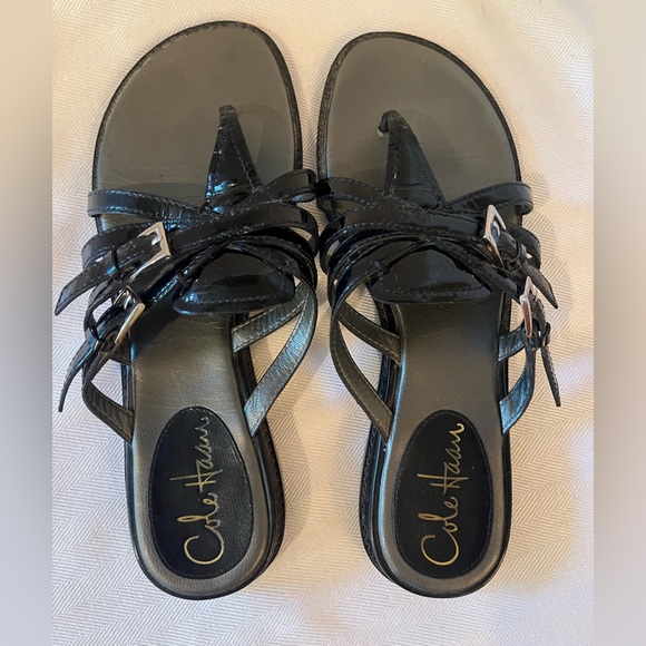 Cole Haan black patent leather strappy‎ thong flip flop flat sandal slide size 6 - Picture 1 of 7